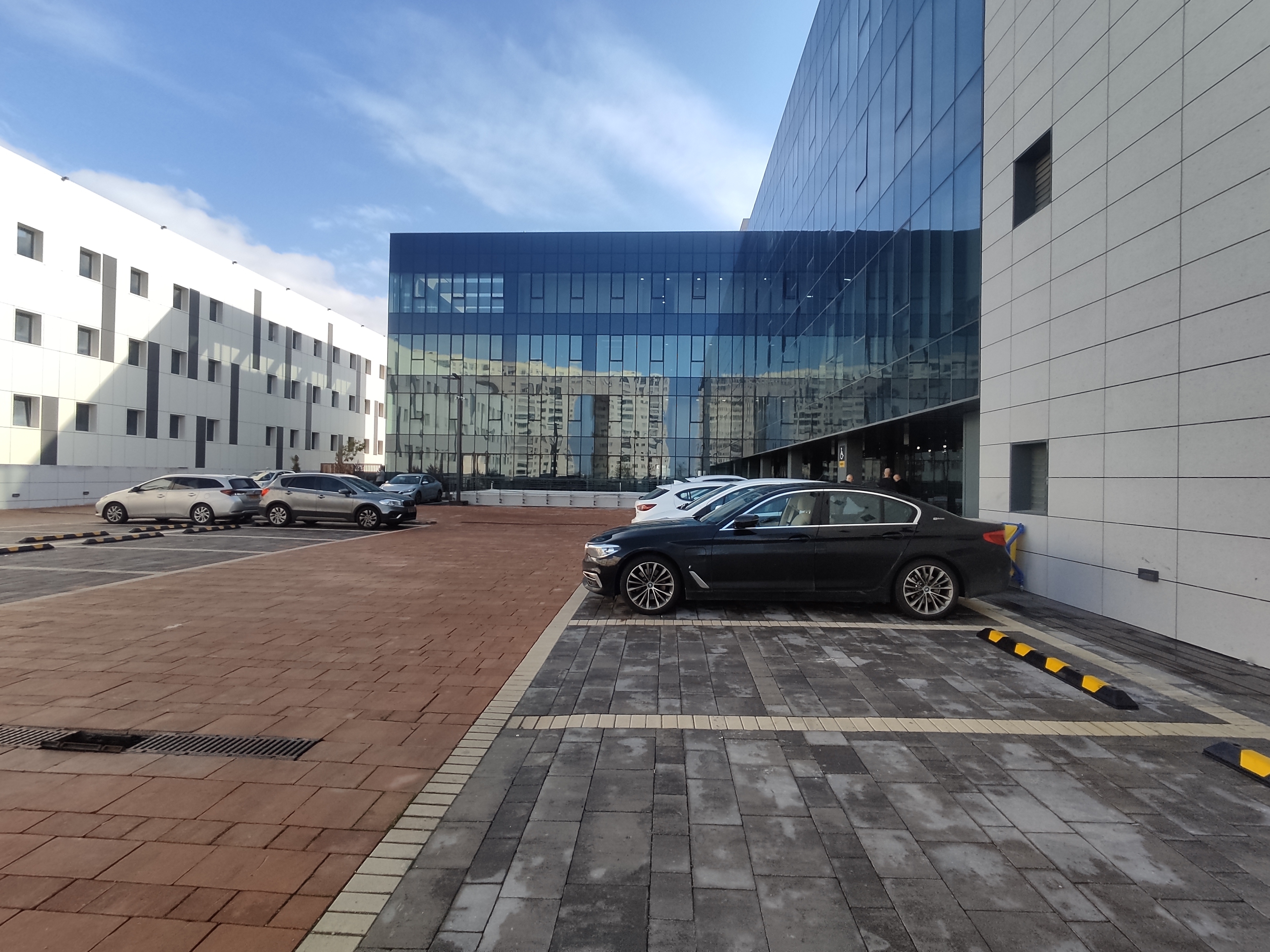 Modiin- Dona  Business and Commercial Center